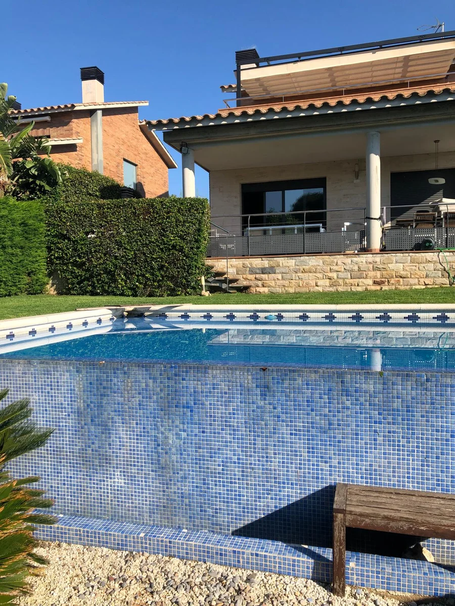 Una Casa de Sueño en la Costa Brava: Modernidad y Confort en San Antonio de Calonge, Mas Vilar, en Torre Valentina